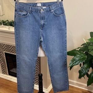 Calvin Klein Jeans Women’s Straight Fit in Light Blue